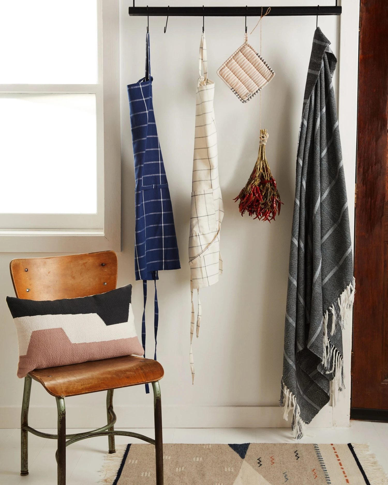 Louise Throw by MINNA